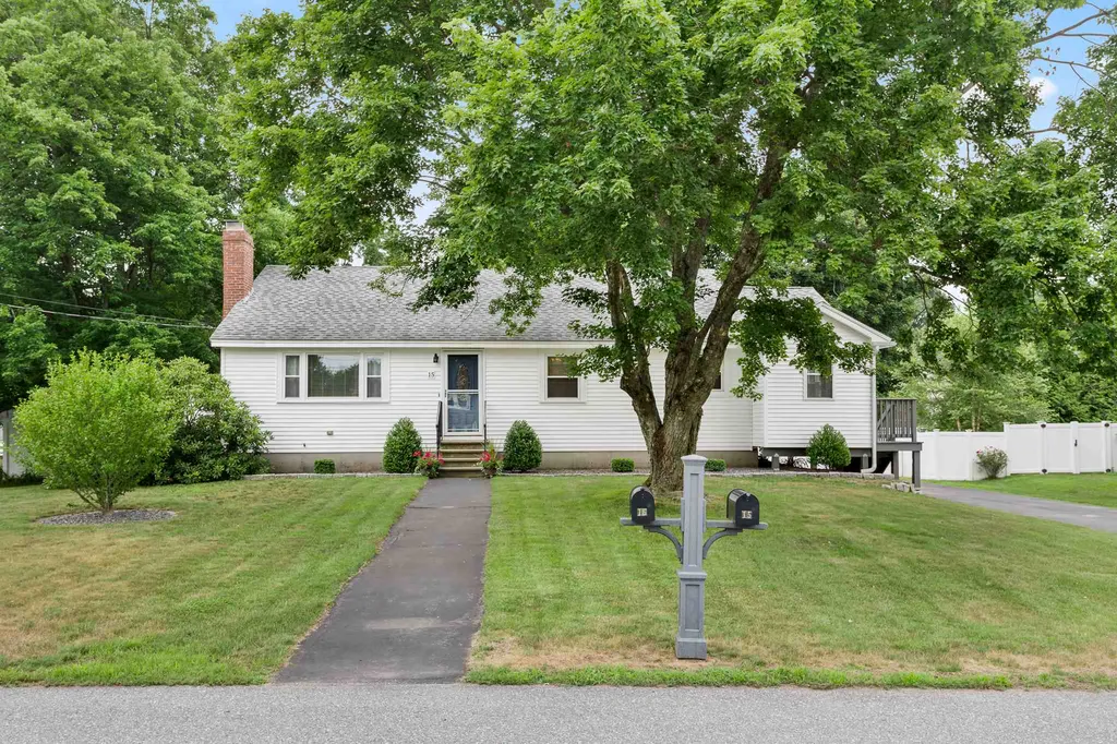 15 Bodwell Avenue Salem NH 03079
