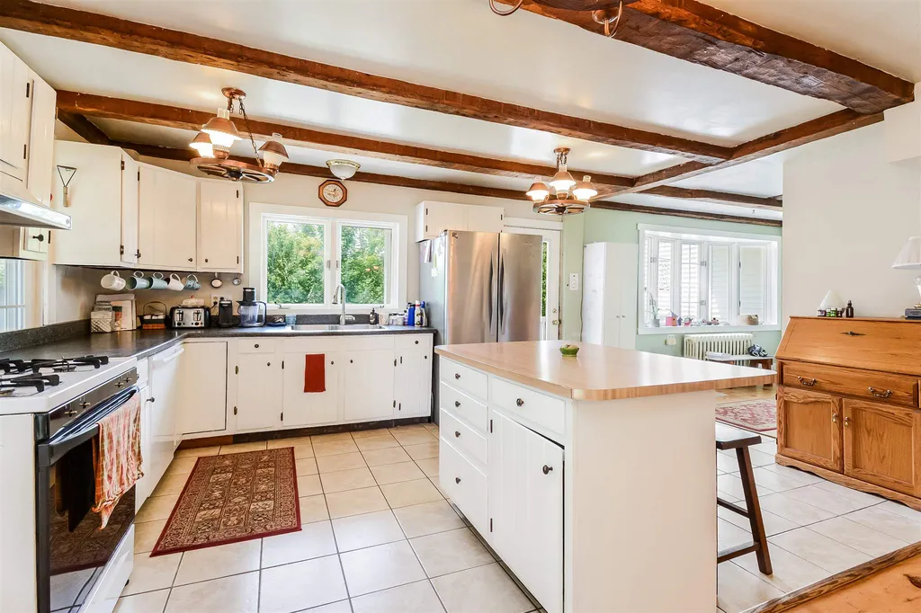 14 South Village Road Loudon NH 03307