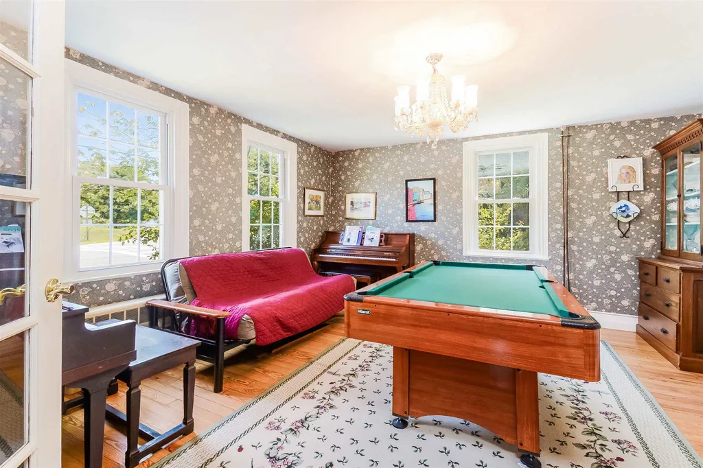 14 South Village Road Loudon NH 03307