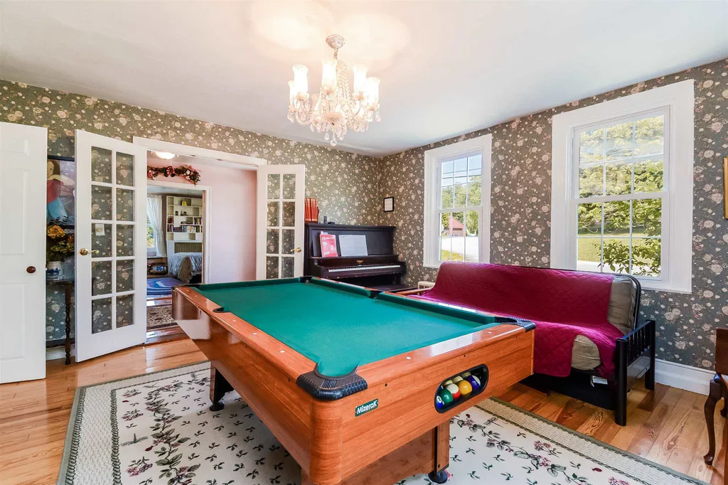 14 South Village Road Loudon NH 03307