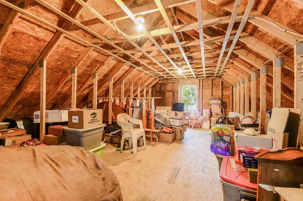 14 South Village Road Loudon NH 03307