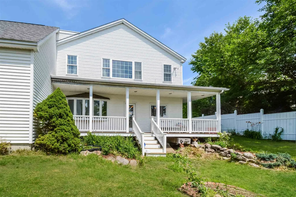 14 South Village Road Loudon NH 03307