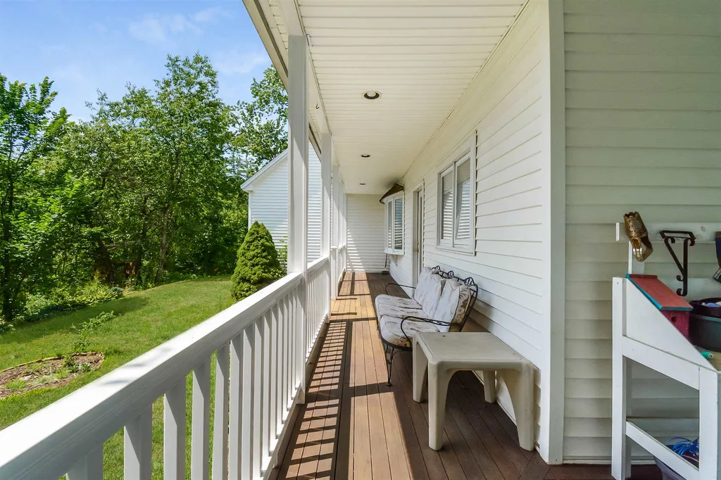14 South Village Road Loudon NH 03307
