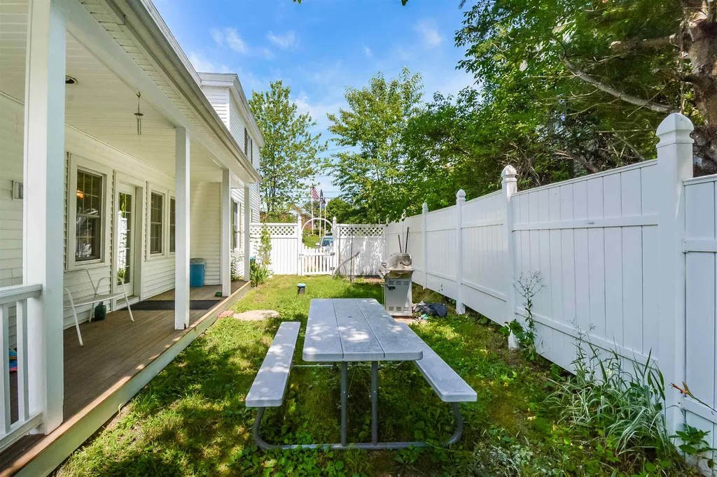14 South Village Road Loudon NH 03307