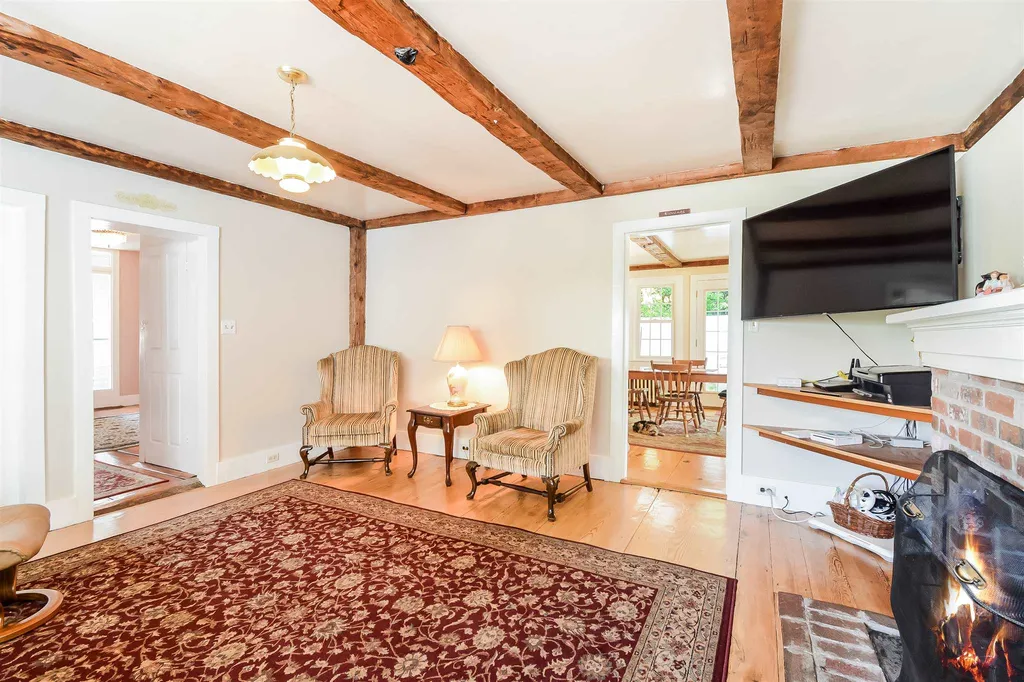 14 South Village Road Loudon NH 03307