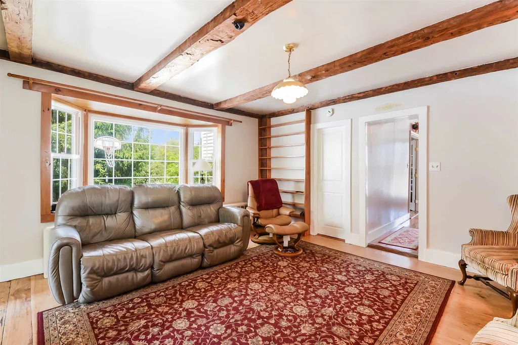14 South Village Road Loudon NH 03307