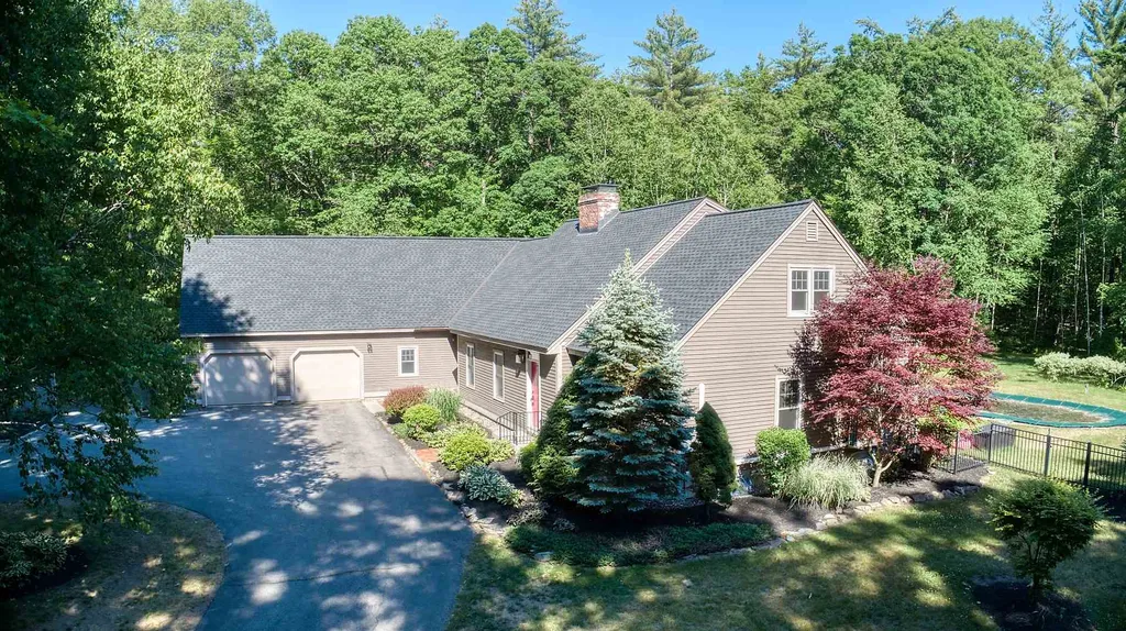 229 Brickett Hill Road Pembroke NH 03275
