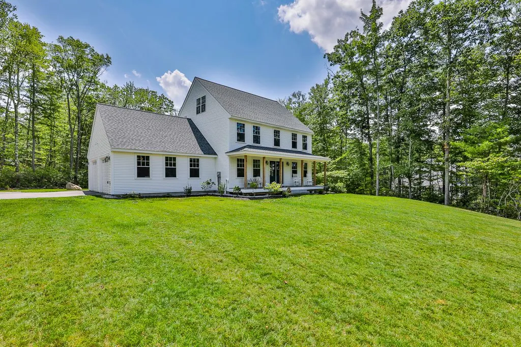 15 Countryside Drive Brookline NH 03033