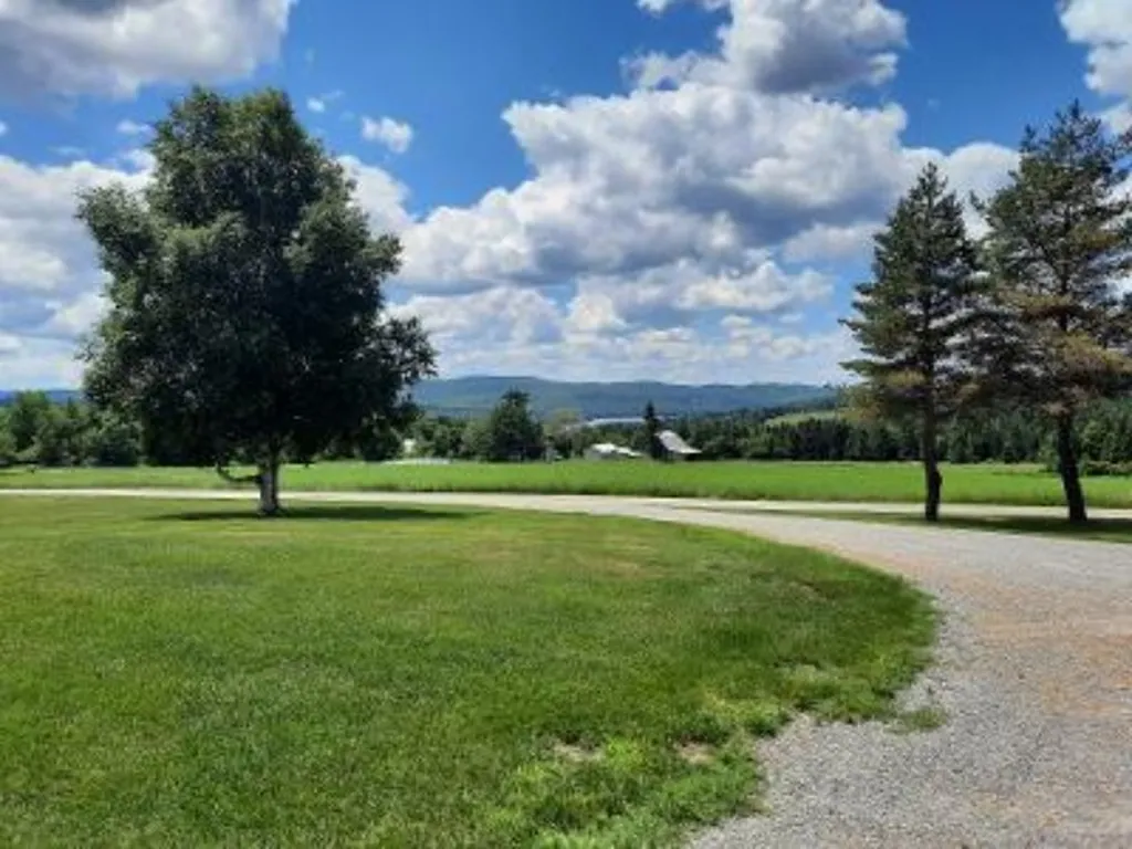 24 Windy Hill Drive Pittsburg NH 03592