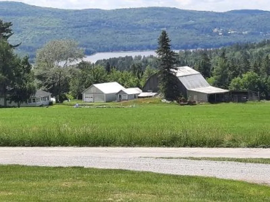 24 Windy Hill Drive Pittsburg NH 03592
