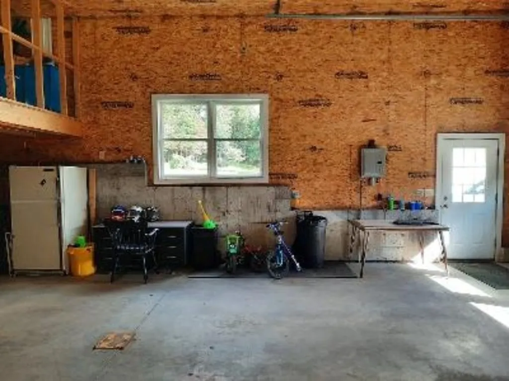 24 Windy Hill Drive Pittsburg NH 03592