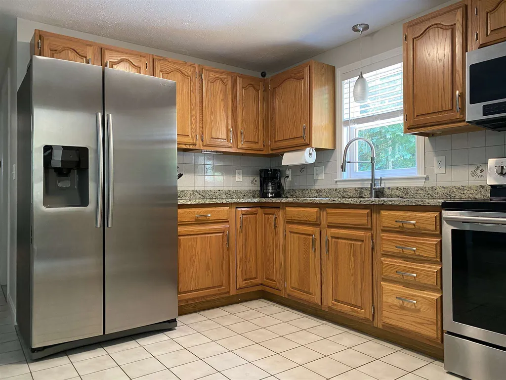 10 Irving Drive Weare NH 03281