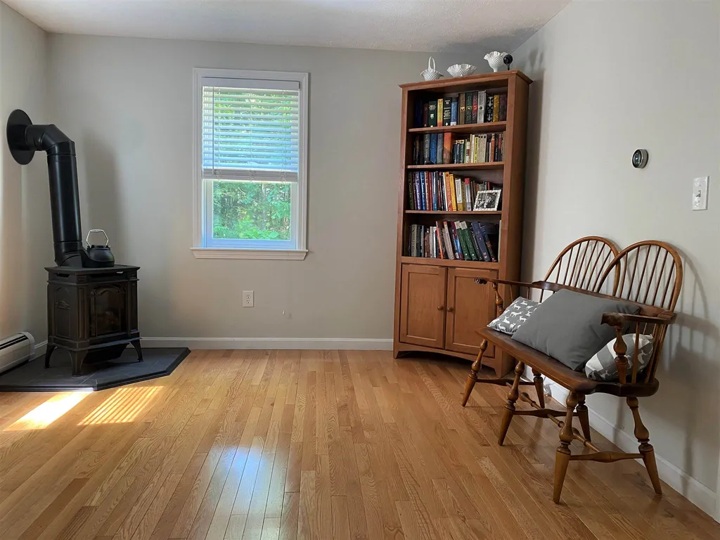 10 Irving Drive Weare NH 03281