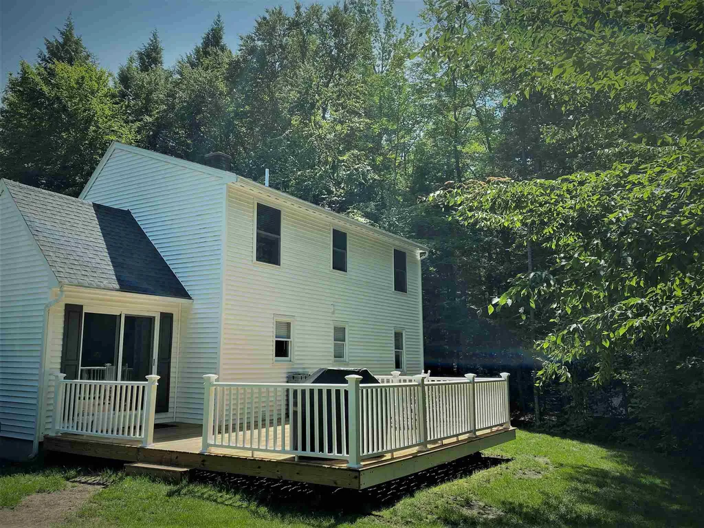 10 Irving Drive Weare NH 03281