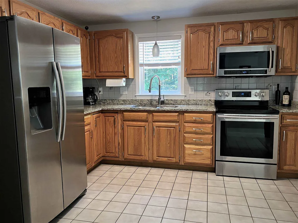 10 Irving Drive Weare NH 03281