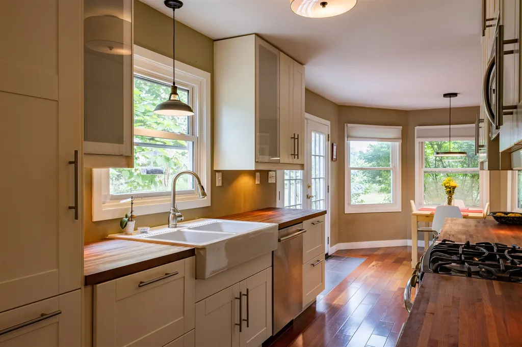 551 Dorset Street Charlotte VT 05445