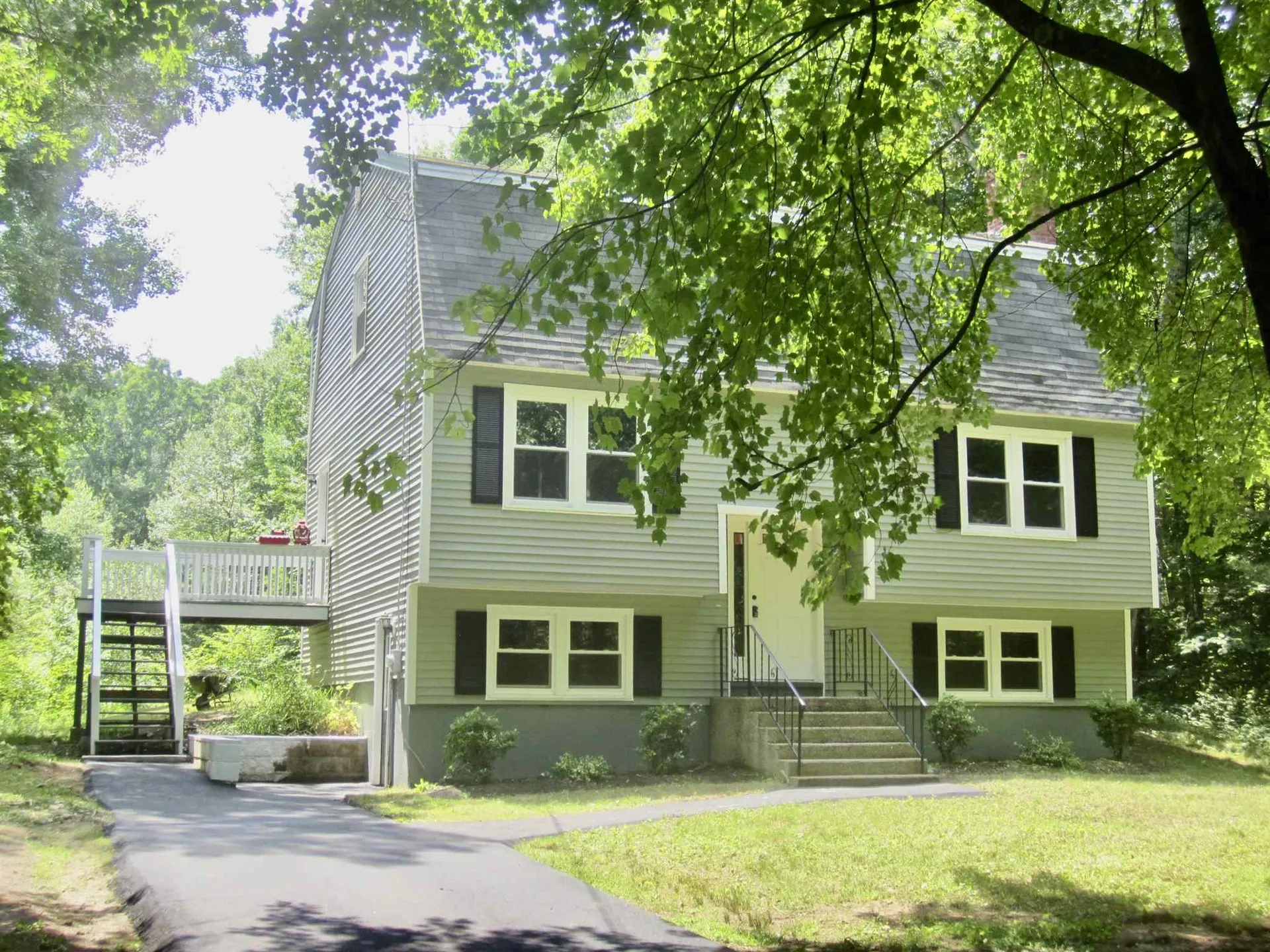 113 Old Derry Road Londonderry NH 03053