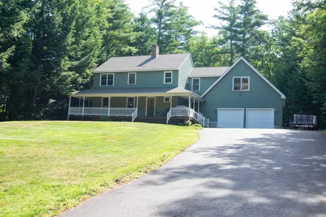 17 Andrea Avenue Hooksett NH 03106