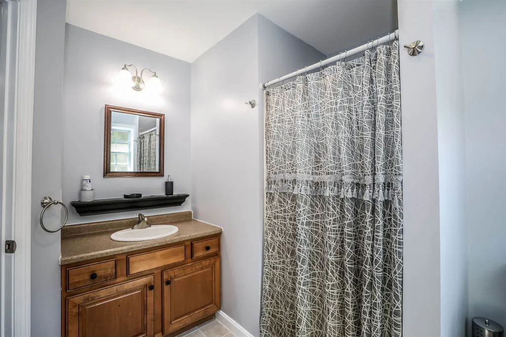 46 Long Meadow Farm Drive Epping NH 03042