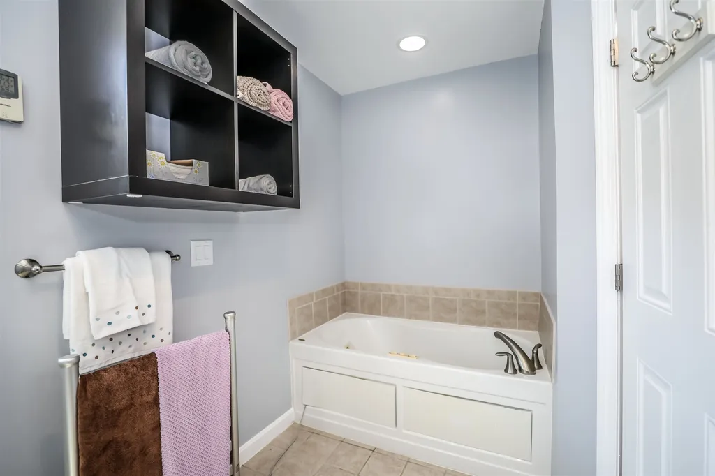 46 Long Meadow Farm Drive Epping NH 03042