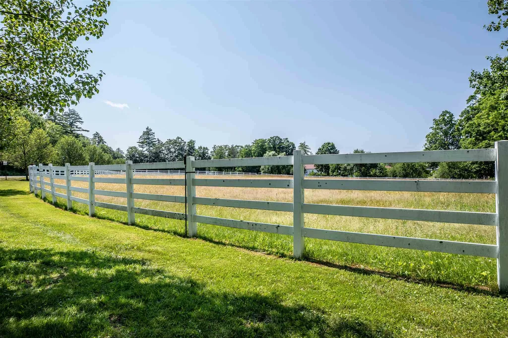 46 Long Meadow Farm Drive Epping NH 03042