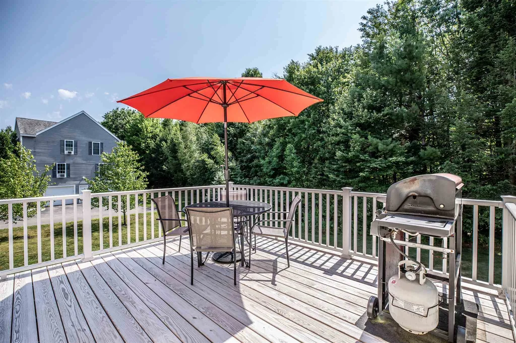 46 Long Meadow Farm Drive Epping NH 03042
