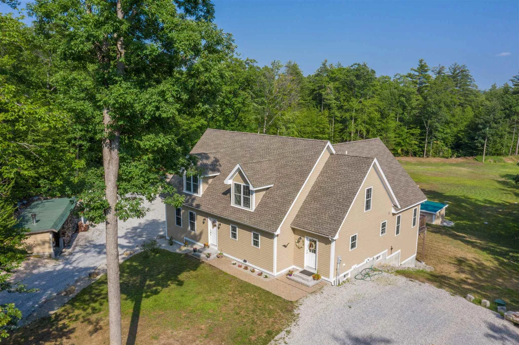 461 Cross Country Road Pembroke NH 03275