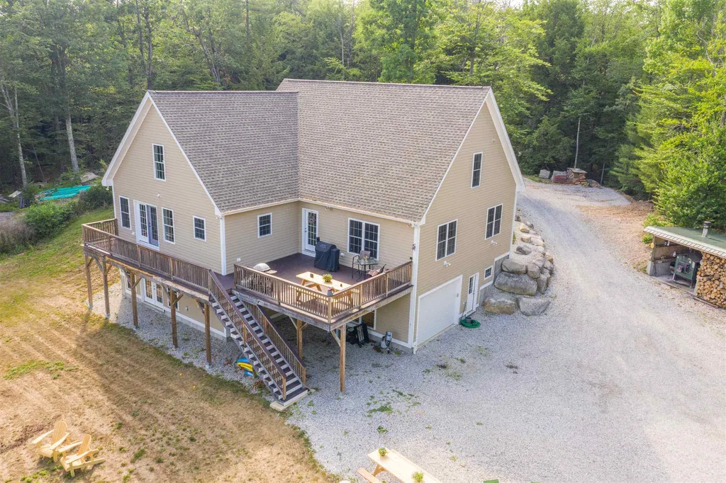 461 Cross Country Road Pembroke NH 03275