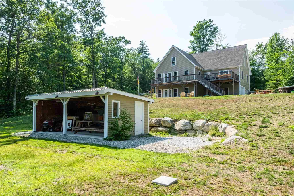 461 Cross Country Road Pembroke NH 03275