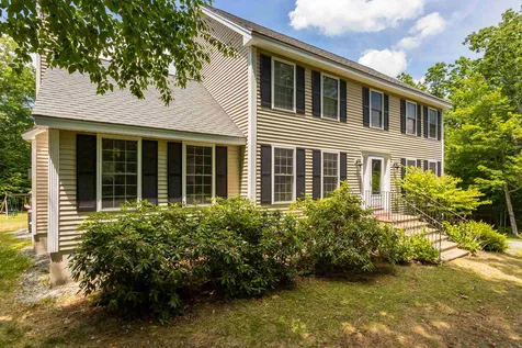 38 Watson Hill Road Raymond NH 03077