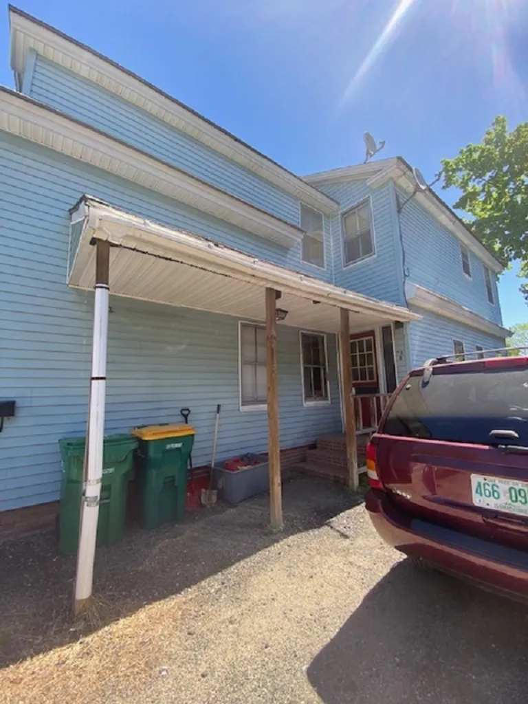 28 Chestnut Street Rochester NH 03867