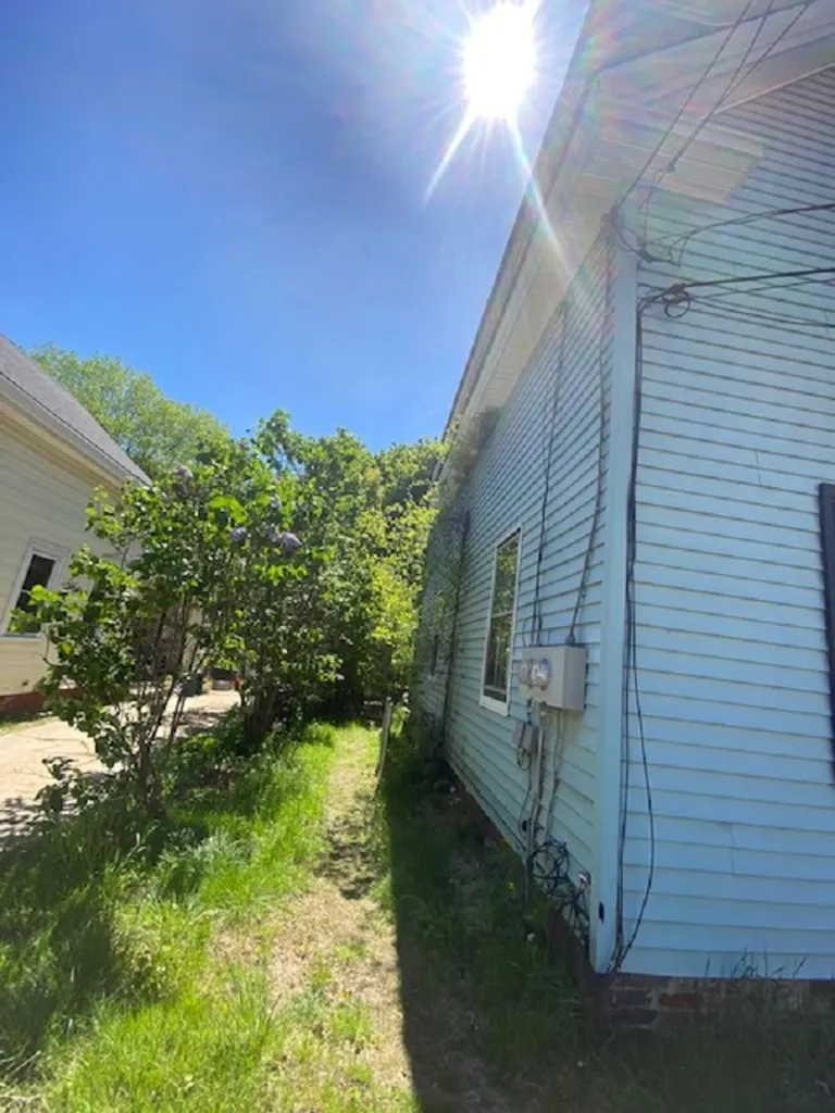 28 Chestnut Street Rochester NH 03867