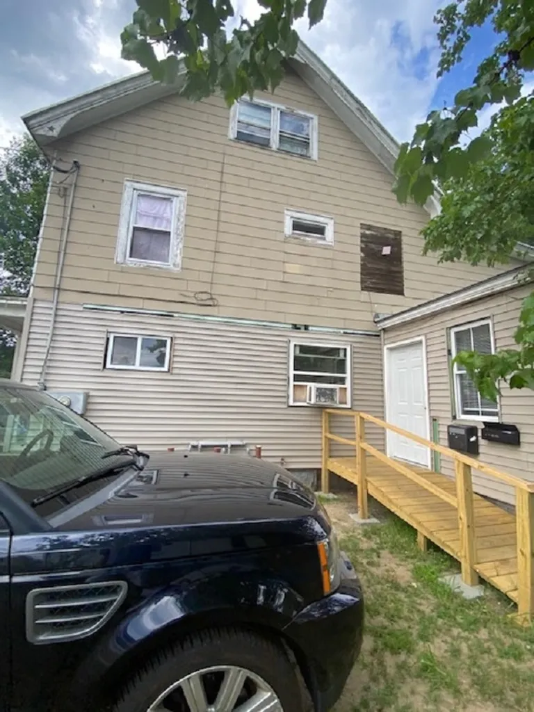 8 C Street Nashua NH 03060