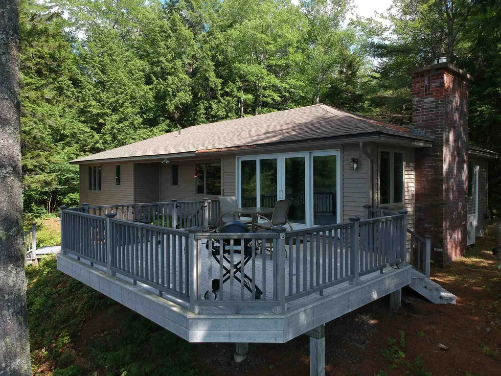 380 Waukeena Lake Road Danbury NH 03230