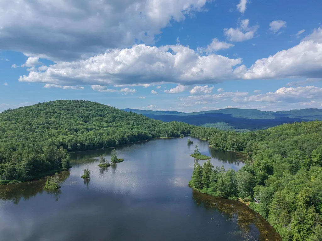 380 Waukeena Lake Road Danbury NH 03230