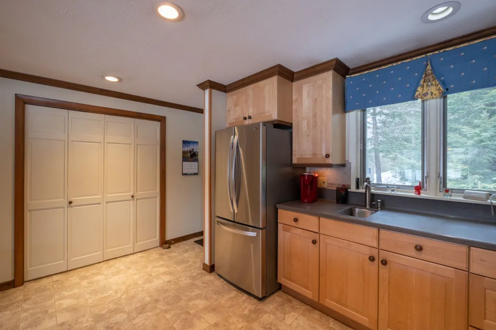 380 Waukeena Lake Road Danbury NH 03230
