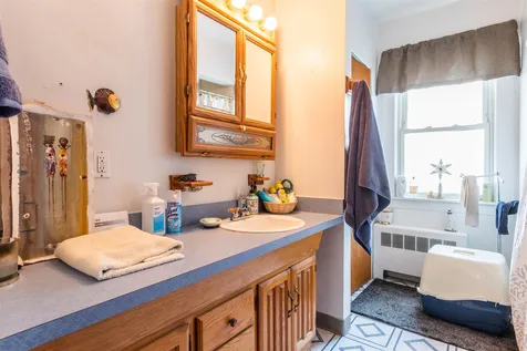74 Blossom Street Nashua NH 03060
