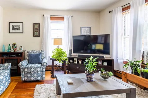 74 Blossom Street Nashua NH 03060