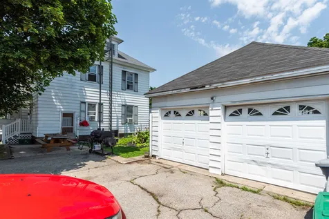 74 Blossom Street Nashua NH 03060