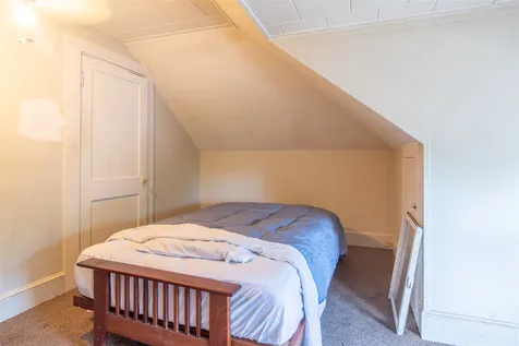 74 Blossom Street Nashua NH 03060