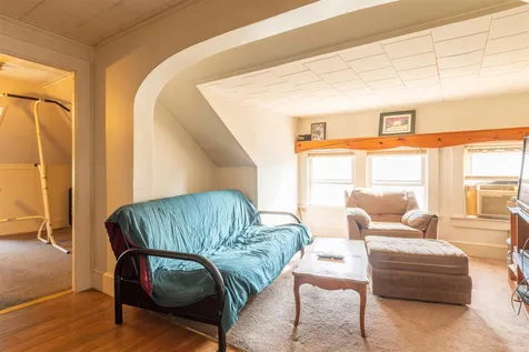 74 Blossom Street Nashua NH 03060