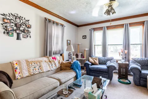 74 Blossom Street Nashua NH 03060
