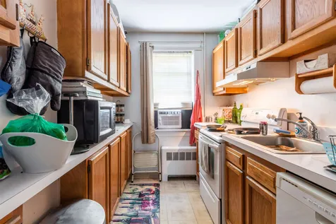 74 Blossom Street Nashua NH 03060