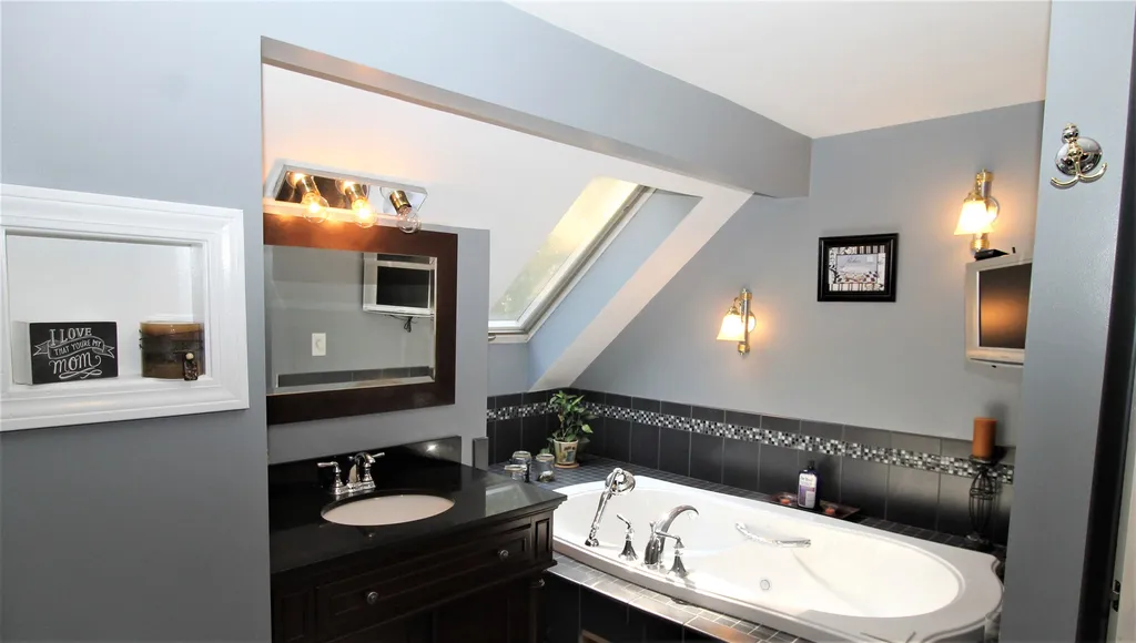 8 Brookhaven Road Kingston NH 03848