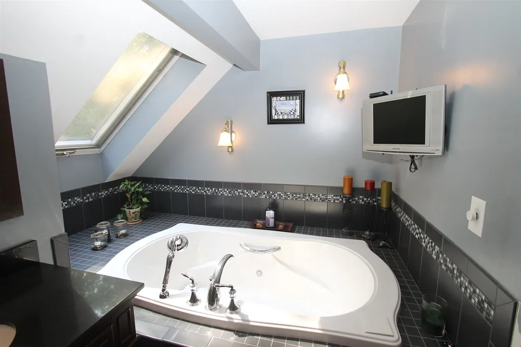 8 Brookhaven Road Kingston NH 03848