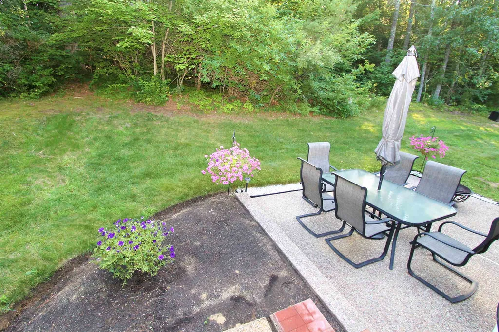 8 Brookhaven Road Kingston NH 03848