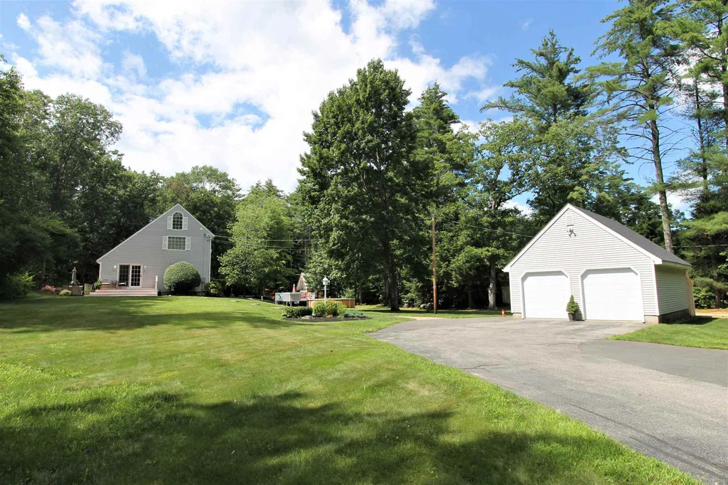 8 Brookhaven Road Kingston NH 03848