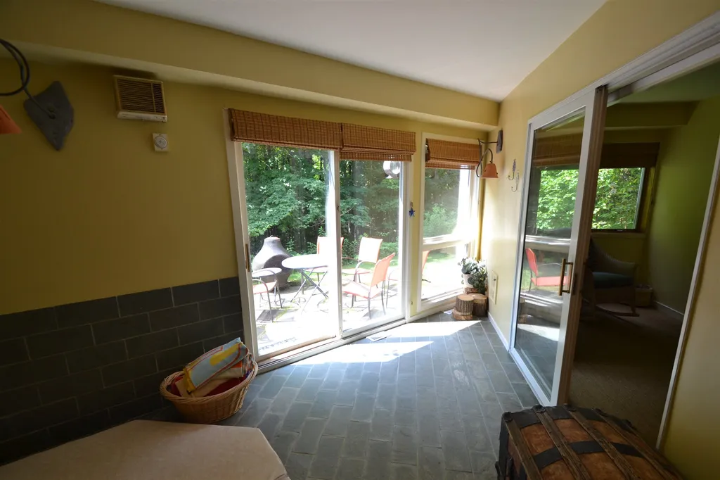 82 Madison Avenue Warren VT 05674