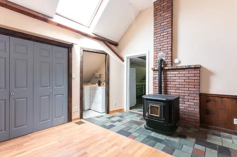 19 Milford Street Brookline NH 03033