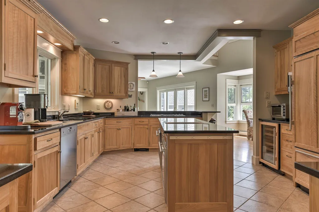 615 Hurricane Road Keene NH 03431